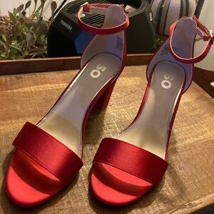 SO Vibrant Red Women's Heels 9.5 excellent condition